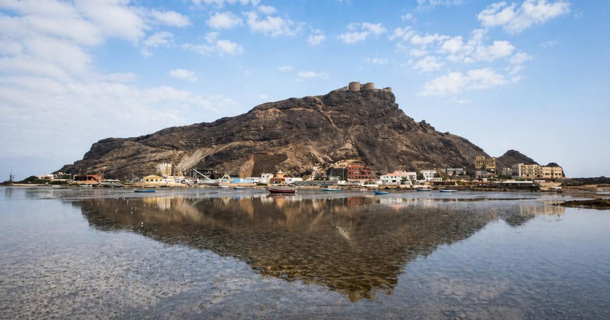 Aden: a city in the crater