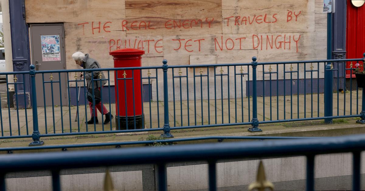 Low private jet tax 'fuels climate crisis, inequality'