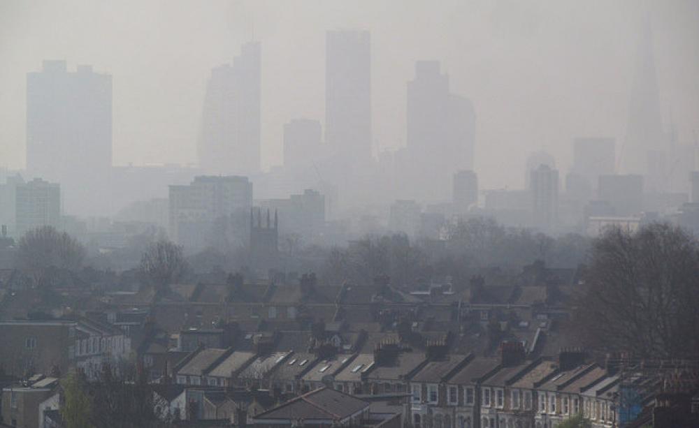 London behind the smog
