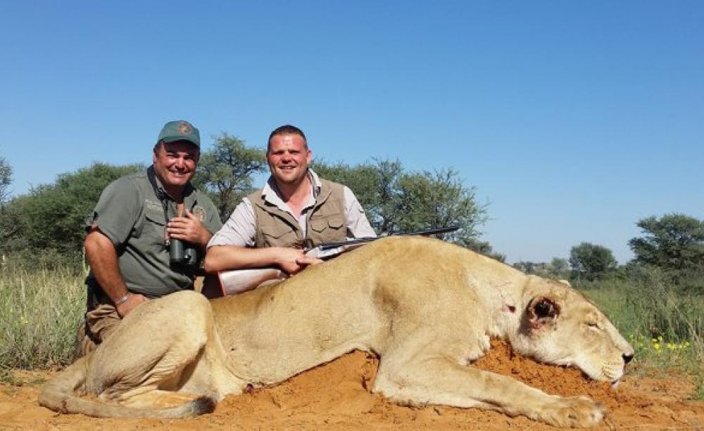 Governments must ban trophy hunting