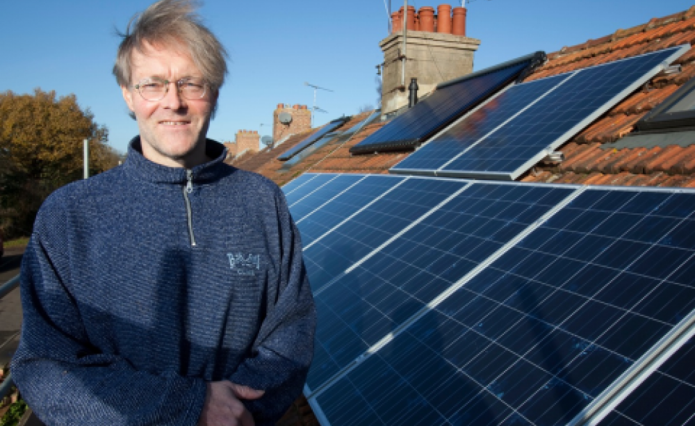 Solar panels like these in Oxford could provide much of the UK's electricity. Photo: Adrian Arbib - www.arbib.org / r-eco.co.uk .