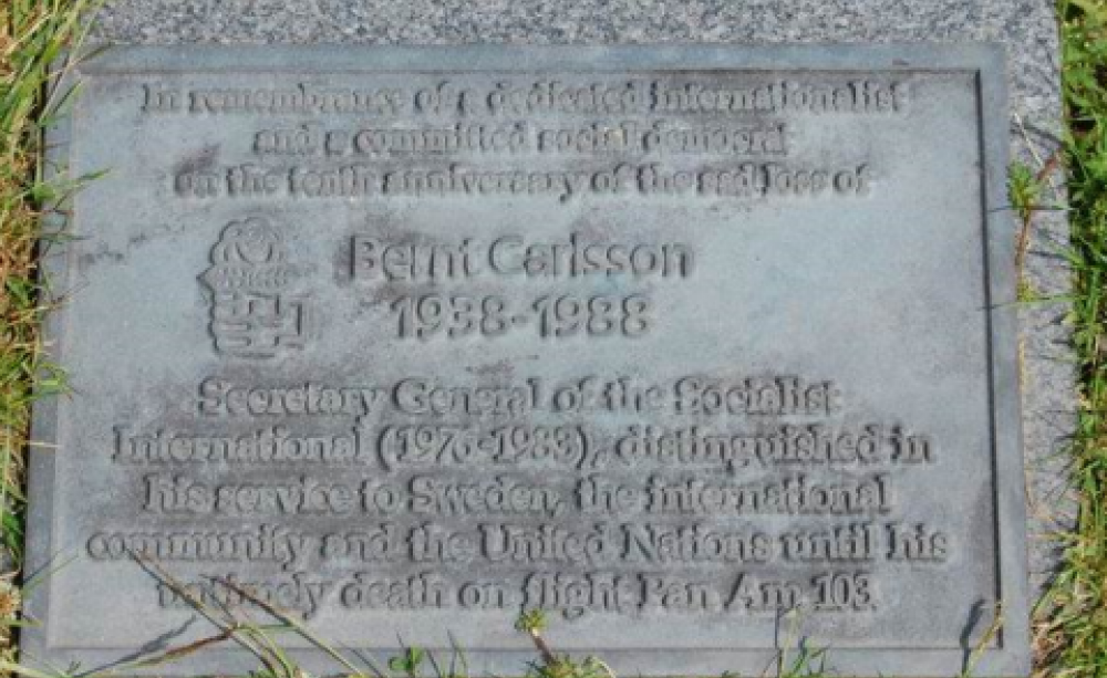 Memorial stone to Assistant Secretary-General of the United Nations and UN Commissioner for Namibia, Bernt Carlsson. "In remembrance of a dedicated internationalist and a committed social democrat on the tenth anniversary of the sad loss of Bernt Carlsso