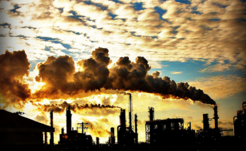 Emissions from tar sands bitumen production. Photo: Williamson via Flickr.com.