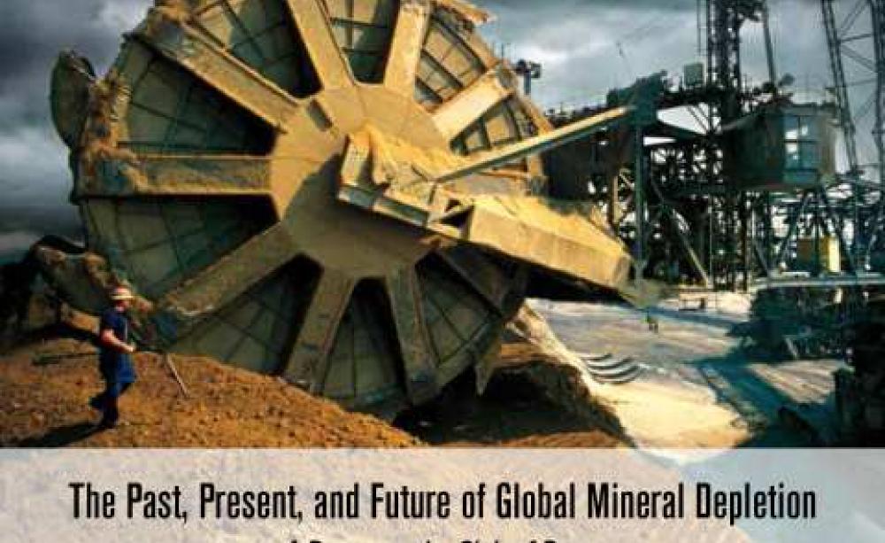 Cover of 'Extracted - how the quest for mineral wealth is plundering the planet', by Ugo Bardi.