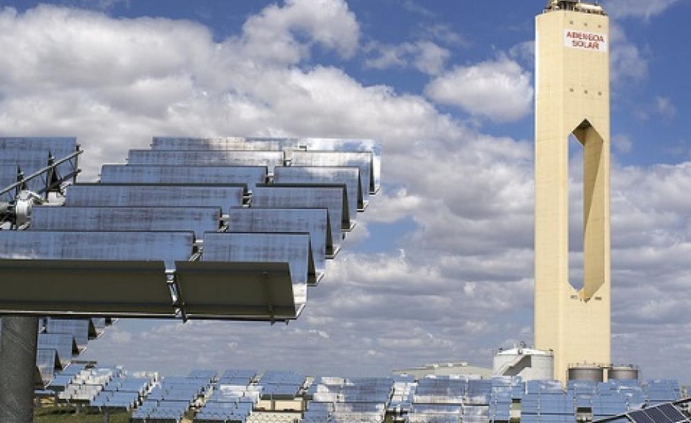 The Abengoa solar tower, Spain. Photo: Alex Lang via Flickr.