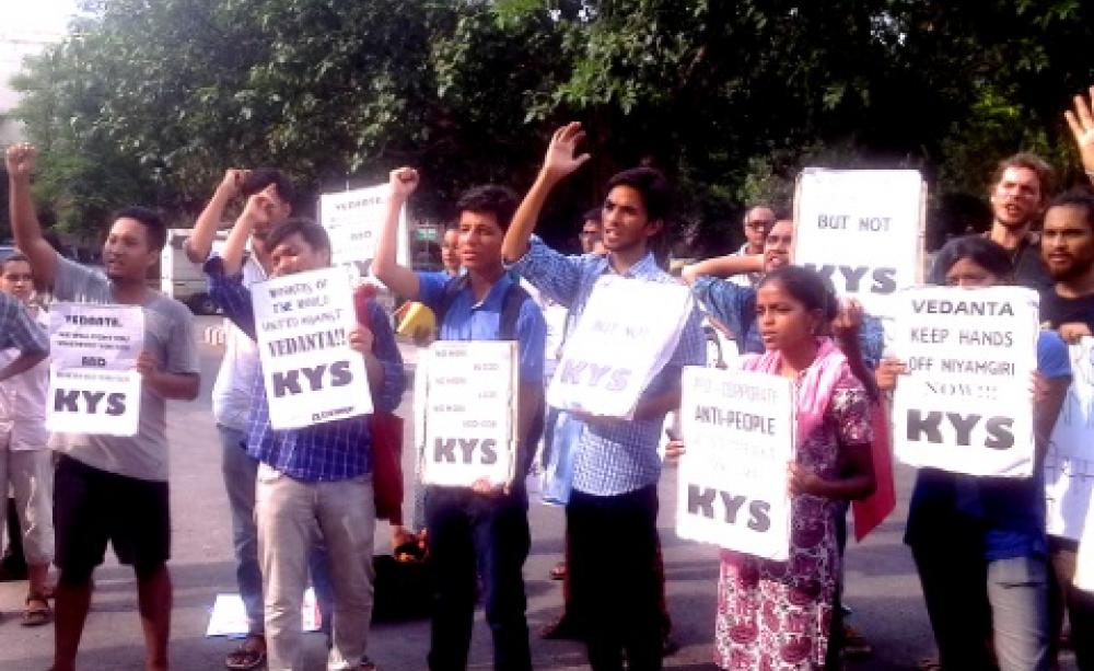 Protestors gather in Delhi today in the lead-up to mining giant Vedanta's AGM which takes place tomorrow. Photo: Krantikari Yuva Sangathan.
