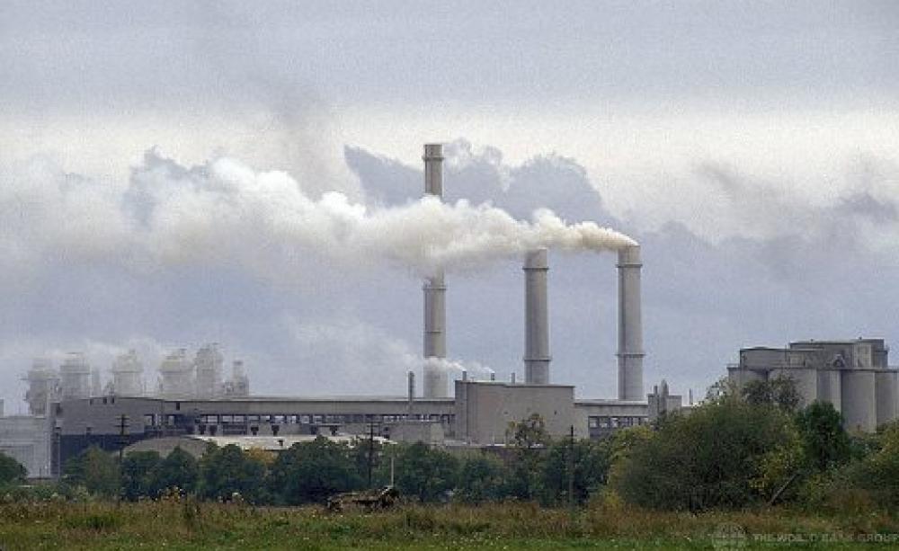 Carry on smoking ... game theory suggests that no climate agreement that's politically acceptable will be effective. Photo: Curt Carnemark / World Bank via Flickr.