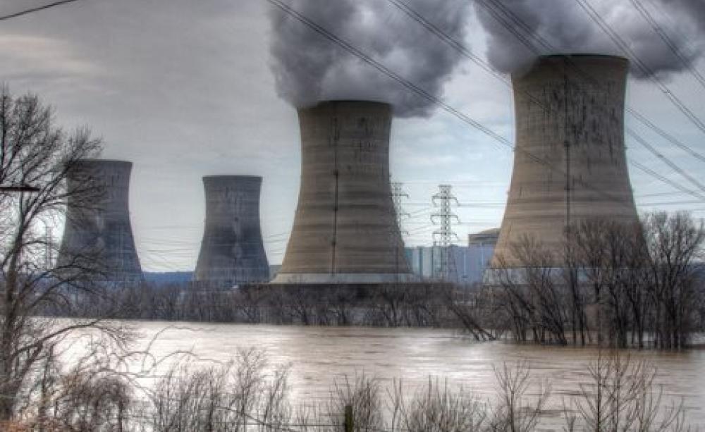 Nuclear power station 1 at Three Mile Island, still in operation now long after the partial meltdown in the TMI-2 reactor in 1979. Photo: joelsp via Flickr.