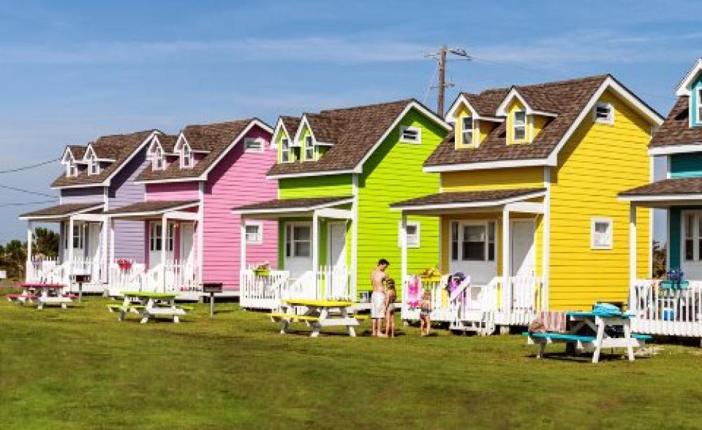 Tiny houses at Hatteras, North Carolina. Photo: Bill Dickinson via Flickr. CC BY-NC-ND 2.0.