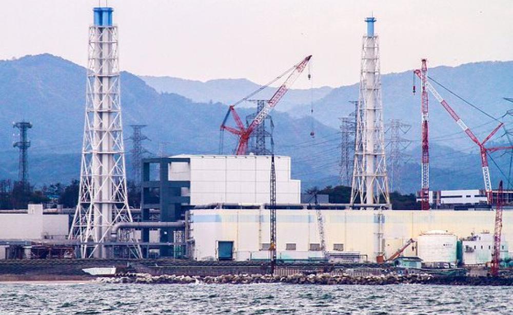 The damaged Fukushima Daiichi Nuclear Power Station as seen during a sea-water sampling boat journey, 7 November 2013. Photo: David Osborn / IAEA Imagebank via Flickr (CC BY-SA 2.0).