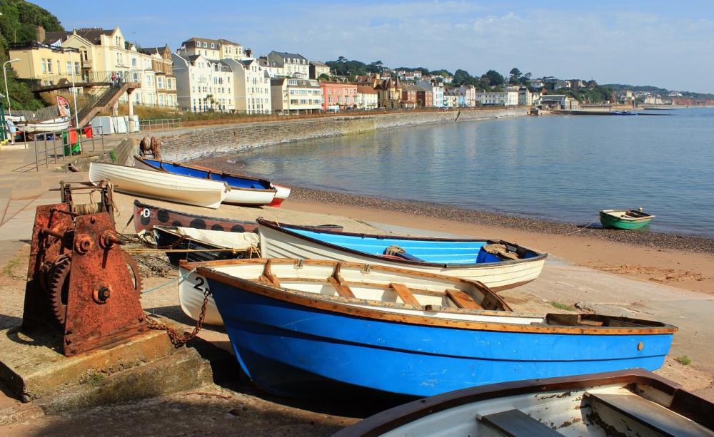 Holidaymakers at iconic seaside locations like Dawlish in Devon should be met with clean beaches. Via Max Pixel.