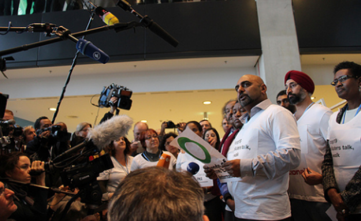 NGO leaders at COP19 announce their mass walkout. Photo: pusheurope.org/ .