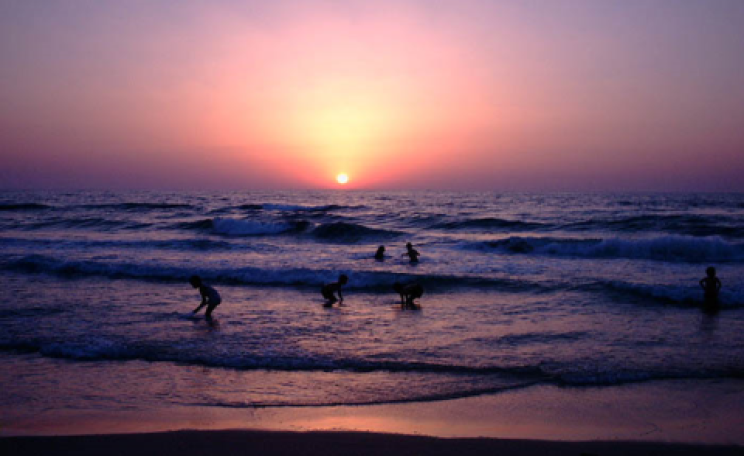 There's gas under those waves ... Photo: inventati.org/liberapalestina/