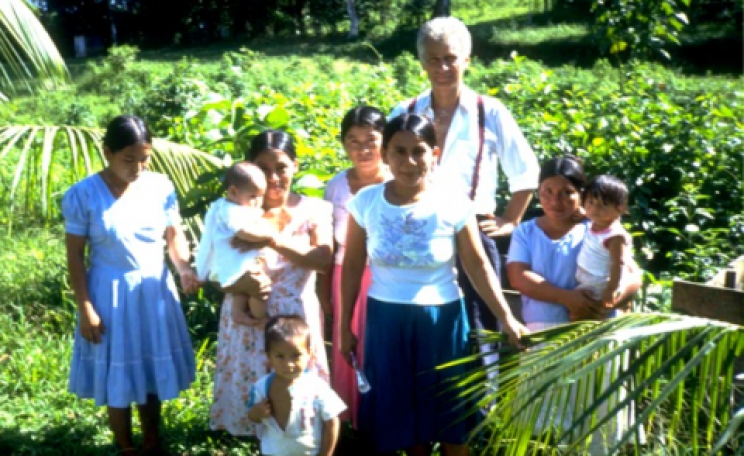 Craig Sams with members of the Poyonaam Women's Group, Belize. Photo: Carbon Gold.