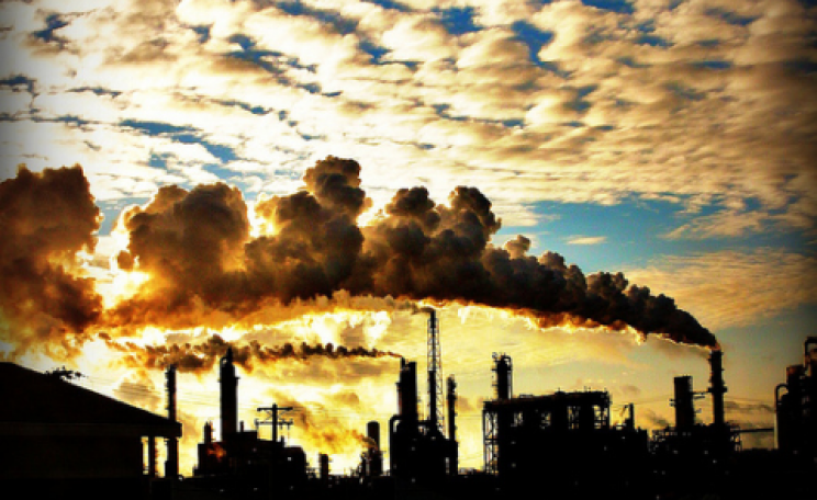 Emissions from tar sands bitumen production. Photo: Williamson via Flickr.com.