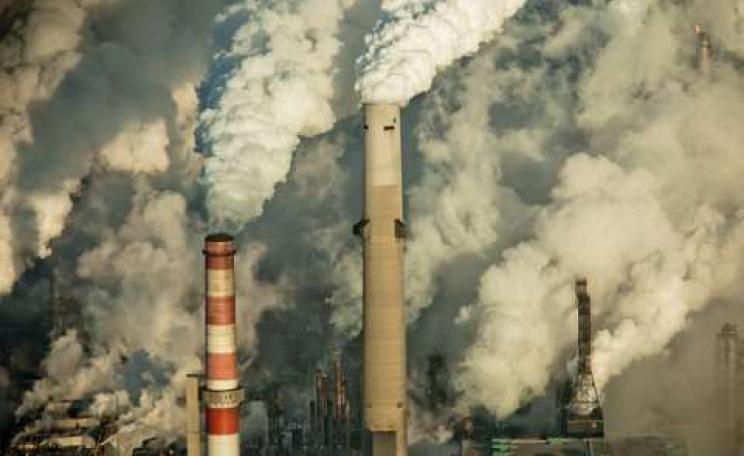 'Operation Arctic Shadow' - tar sands refining at Fort McMurray, Alberta. Photo: kris krüg / DeSmogBlog via Flickr.