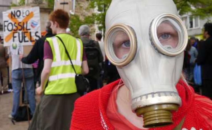 A young demonstrator in Oxford yesterday calling on the University to divest from fossil fuels. Photo: Zoe Broughton.