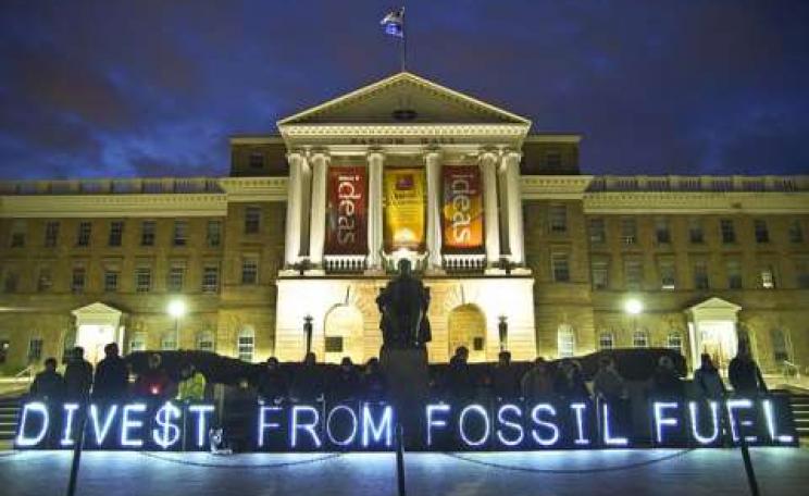 Divest from Fossil Fuels! Photo: Light Brigading via Flickr.