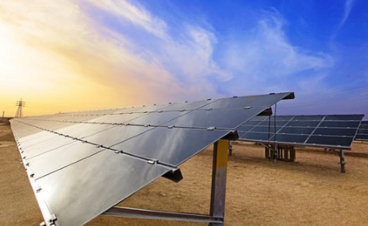 Dhursar 40 megawatt solar power plant with First Solar modules in the Thar desert, Rajasthan, India. Photo: Reliance Power.