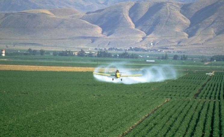 Crop-spraying in the USA. Photo: CFS.