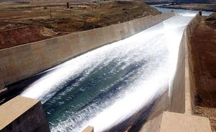 The Mosul dam spillway. Photo: United States Army Corps of Engineers / Wikimedia Commons.