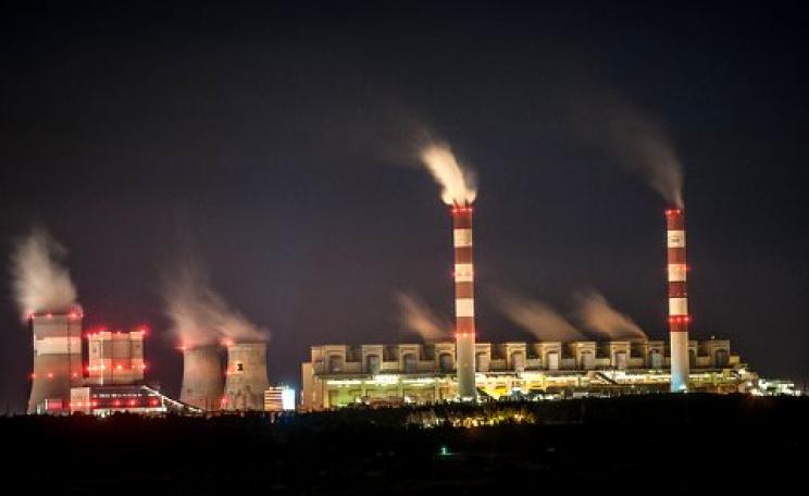 Bełchatów power station is next to one of the largest coal reserves in Poland, with estimated reserves of 1,930 million tonnes. Photo: Kamil Porembiński via Flickr.