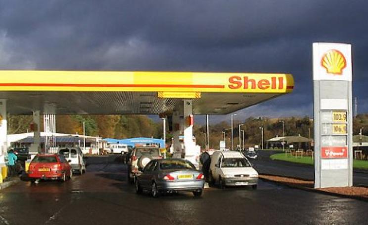 Falling fuel prices have taken the shine off fossil fuel investments. Photo: © Copyright Walter Baxter, CC BY-SA 2.0 via geograph.org.uk.