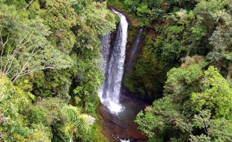 Waterfall in the Srayaku territory in the Amazon rainforest of Ecuador. Photo: skifatenum via Flickr (CC BY 2.0).
