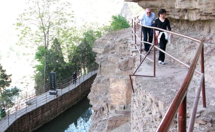 China's Red Flag Canal, which carries water to from the Zhang River to the cities and fields of Linzhou district, was an amazing feat of engineering and human labour. But its nitrite-rich waters also triggered a cancer epidemic. Photo: Eregli Bob via Wiki