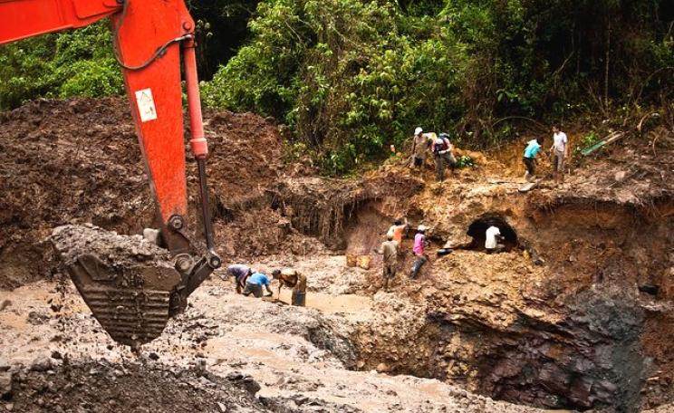 A typical informal gold-mining operation in Colombia's gold belt. Photo: Josh Rushing via Flickr (CC BY-NC-SA).
