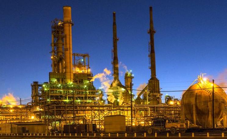 It's only a matter of time before solar energy will make all this petroleum infrastructure worthless. But until then, there's money to be made! Dusk view of the Valero Energy Corporation's refinery in Port Arthur, Texas. Photo: Carol M. Highsmith via Flic