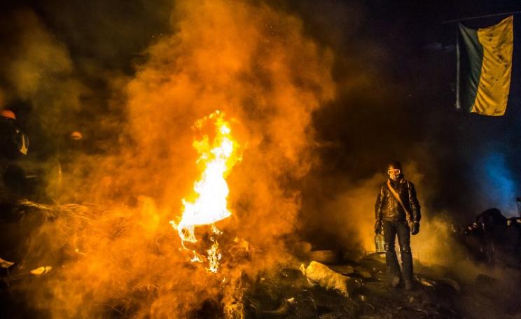 A barricade burns in Kiev, Ukraine in January 2014. Photo: Sasha Maksymenko via Flickr (CC BY).