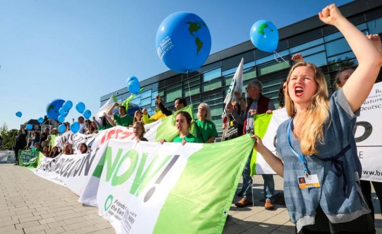 Friends of the Earth supporters protesting at the UNFCCC climate talks in Bonn today, denouncing the lack of progress. Photo: Friends of the Earth Europe via Flickr (All rights reserved).