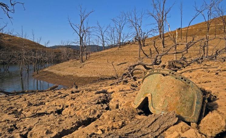 California drought: New Melones Lake, near Calaveras, California, 4th June 2015. Photo: Ben Amstutz via Flickr (CC BY-NC-ND).