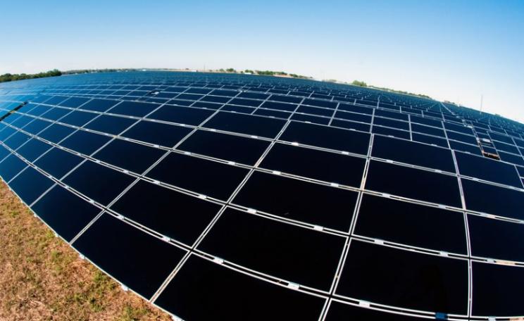 Solar deals are now being struck in Texas, USA, for under $60 / MWh. Duke Energy’s 14MW Blue Wing Solar Project in San Antonio, Texas with nearly 215,000 photovoltaic solar panels. Photo: Duke Energy via Flickr (CC BY-NC-ND).