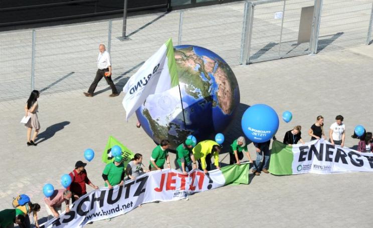 Protesters from Bund, the German FoE NGO, demand climate action now at the Bonn Climate Change Conference, 11 June 2015. But the delegates were unable to deliver. Photo: UNclimatechange via Flickr (CC BY).