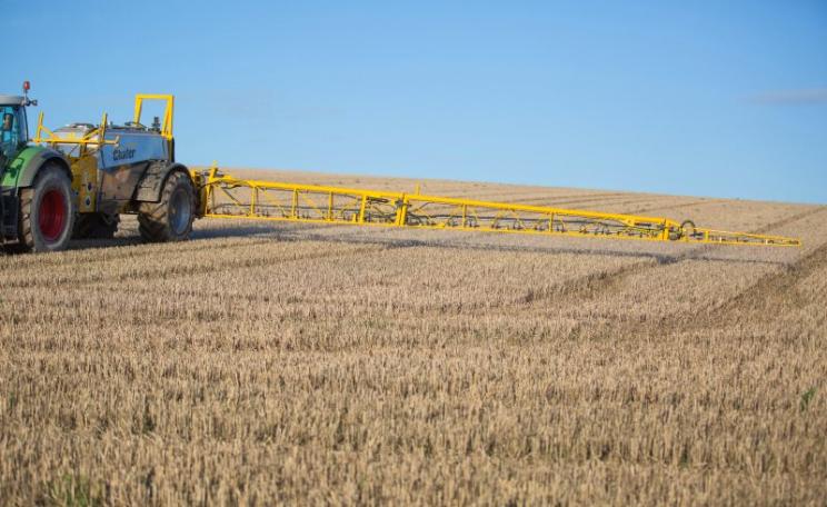 Chafer Sentry applying glyphosate to stubbles in North Yorkshire on a sunny December day. Photo: Chafer Machinery via Flickr (CC BY).
