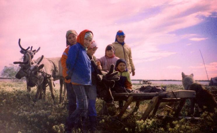 Reindeer and Khanty children in the Numto Nature Preserve in 2006. Photo: Irina Kazanskaya via Flickr (CC BY).