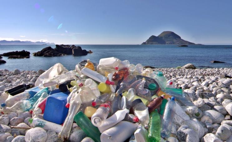 Plastic pollution found on a shoreline in Norway. Photo: Bo Elde via Flickr (CC BY-NC-ND 2.0)