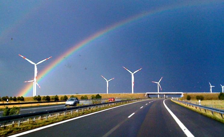 This wind farm in Mecklenburg-Vorpommern allows the entire state to run on 100% renewable energy. Photo: Clemens v. Vogelsang via Flickr (CC BY).