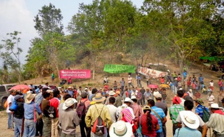 The Rio Blanco community at its blockade of the Agua Zarca dam. Photo: COPINH.