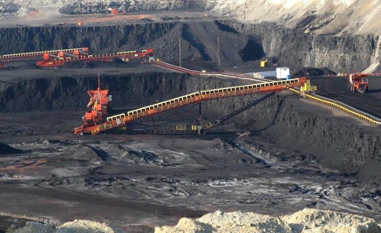For Trump, digging ever more coal out of the ground is the key to 'making America great again'. Coal mine at  Gillette, Campbell County, Wyoming. Photo: Greg Goebel via Wikimedia Commons (CC BY-SA).