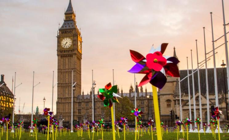 Thousand of pinwheels adorn Parliament Square in a 10:10 action calling on the UK Government to lift its ban on onshore wind power, the UK's cheapest form of new power generation. Photo: Andrew Aitchison for 10:10 UK.