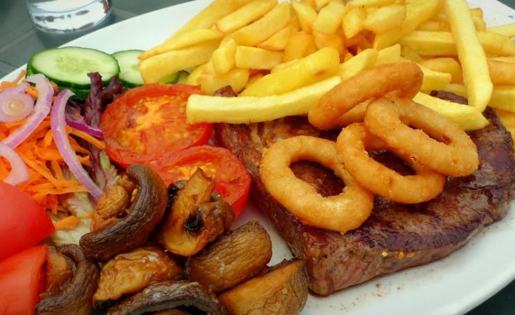 Mmm ... but did you know the chips could be fried in oil from GMO corn or soya, and that the steak almost certainly came from an animal fattened up on GMO feed? Photo: Henry Burrows via Flickr (CC BY-SA).