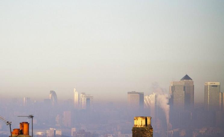 Thick winter smog over London, 14th January 2012. Photo: stu mayhew via Flickr (CC BY-NC-ND).